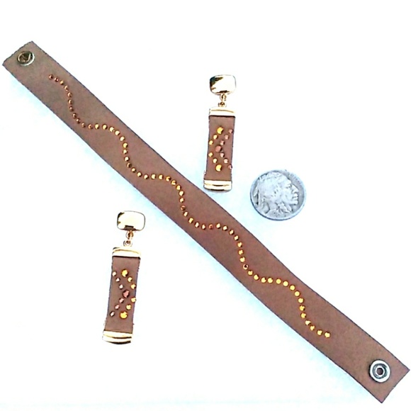 NWOT SWAROVSKI Swan Signed Bracelet & Earring Set - Picture 5 of 8